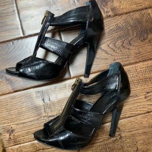 4 in Preview International Black heel, zipper front